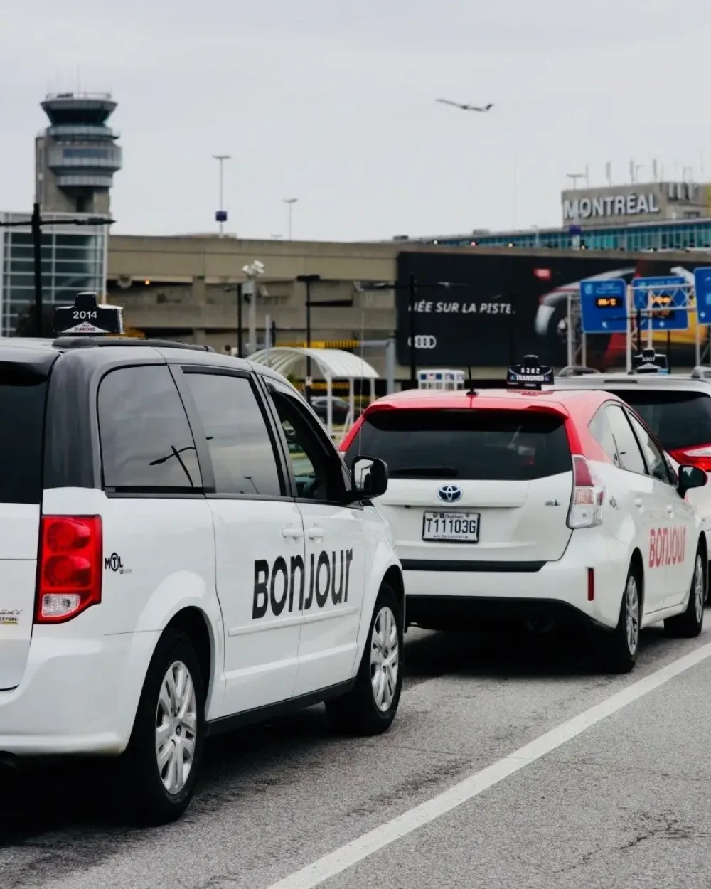 A-roports de Montr-al-365 taxicabs say -Bonjour- at Montr-al-Tru 365 taxicabs say "Bonjour" at Montréal-Trudeau (CNW Group/Aéroports de Montréal)
